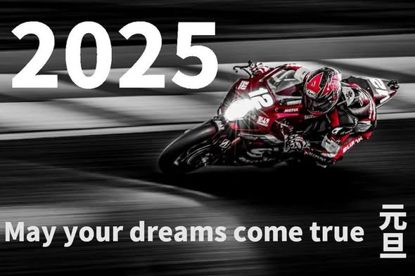 今年の年賀状はコレだった
来年の年賀状のデザインは完成
今年は May youre dreams come true
来年は その先へという感じになるかな

年始の挨拶.....なんだろうか(笑)
年始の一言やん(⌒∇⌒)>