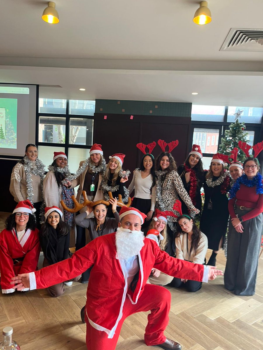 Festive outfits ✔
Fast-paced challenges ✔
Christmas vibes ✔ 

Quickfire Christmas didn’t stand a chance 🎄🔥 
Even Santa couldn’t resist joining in on the fun! 🎅✨