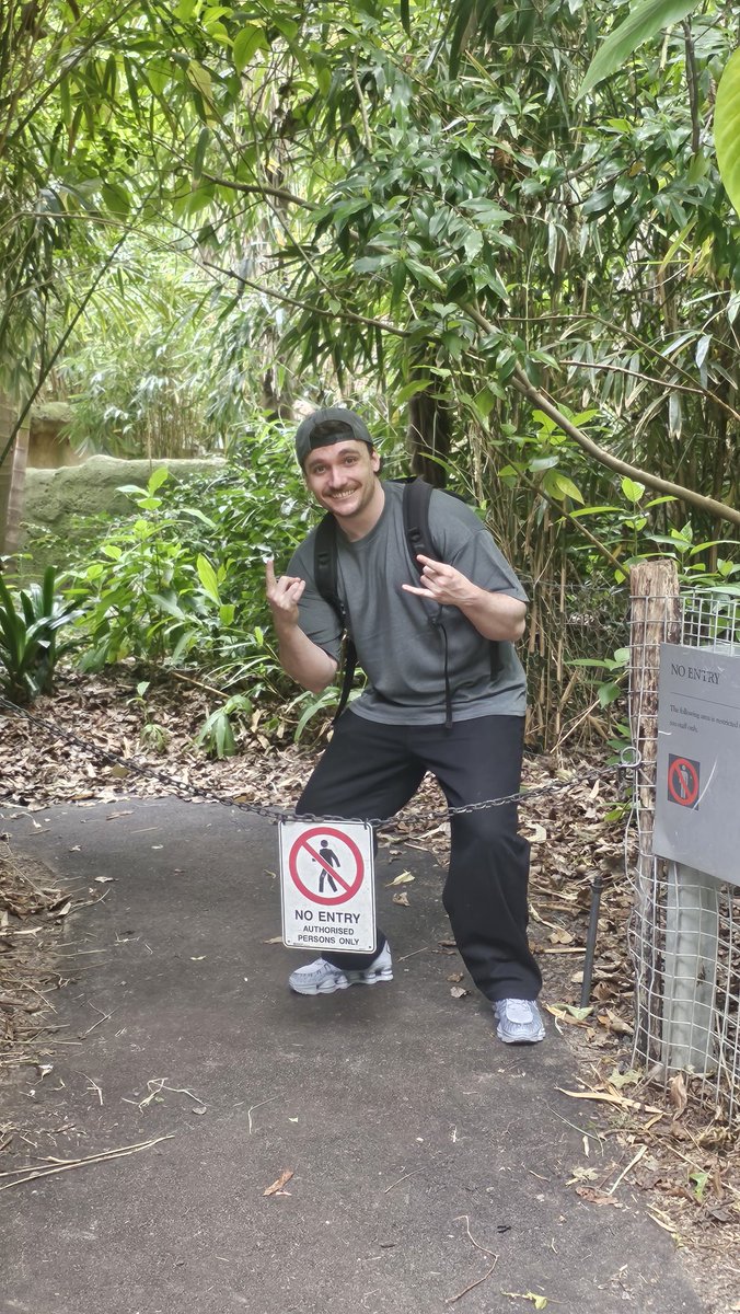 crayator's tweet image. Living the bad boy lifestyle