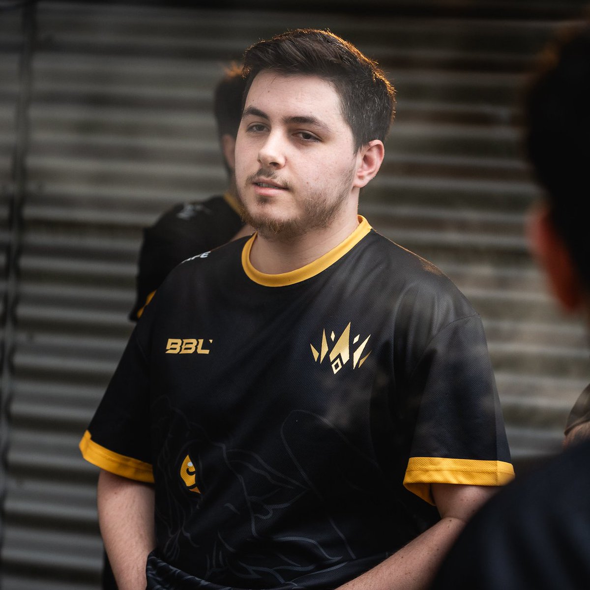 🚨 Misa Esports’un, VALORANT kadrosu için QutionerX, pAura, Elite, Burzzy ve Brave ile anlaşmak üzere olduğu ve transferlerde yalnızca son pürüzlerin kaldığı öğrenildi.