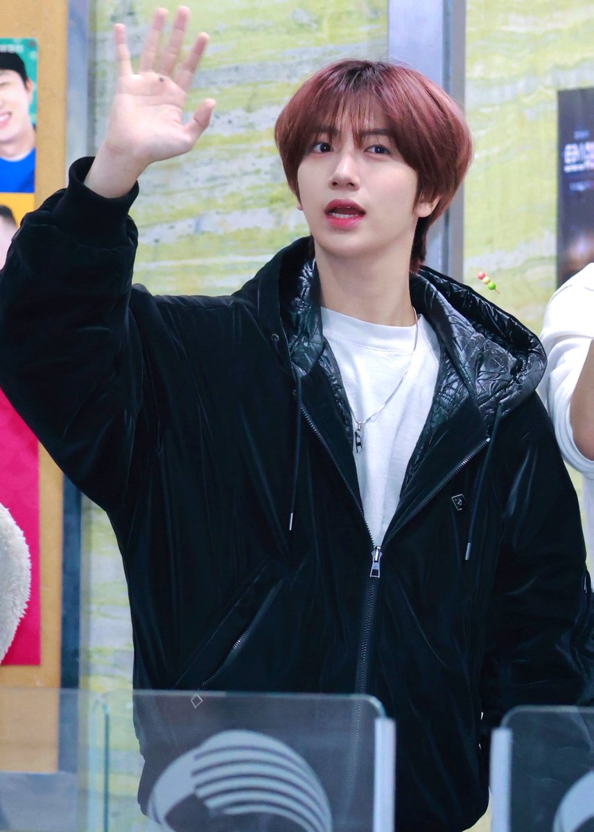 251112 가요광장 퇴근 (ˊᗜˋ)👋🏻

#원진 #WONJIN #크래비티 #CRAVITY