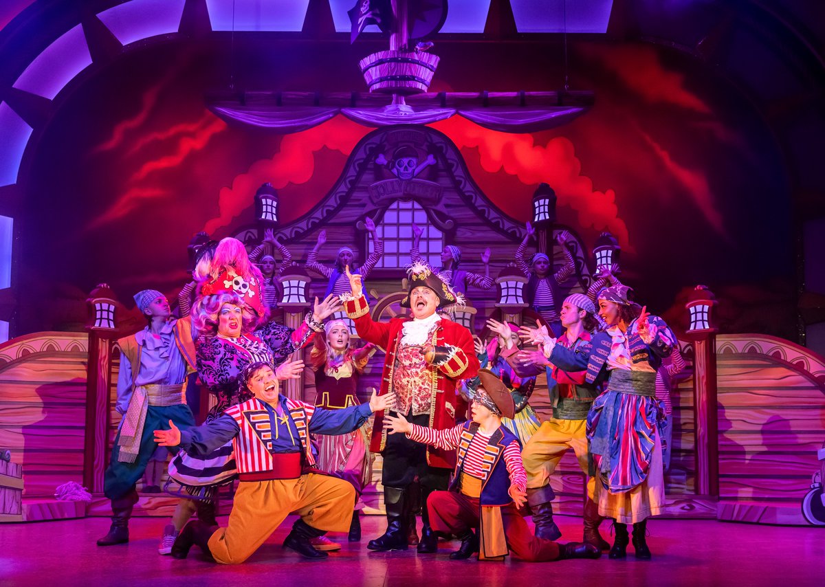 asmallmind's tweet image. The All New Adventures of Peter Pan from @EvolutionProdUK, now on at @RoyalDerngate, is a glorious evening of family entertainment. ⭐⭐⭐⭐
My full review:
asmallmindatthetheatre.blogspot.com/2025/12/review…