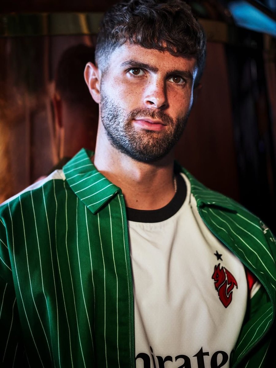 MilanXtra's tweet image. 🚨🫡🌓 | 𝑩𝑹𝑬𝑨𝑲𝑰𝑵𝑮: Christian Pulisic's current contract expires in June 2027, with #ACMilan holding an option to extend to 2028. However, negotiations have been ongoing for several months to lock him down until 2030. 🇺🇸🖊️

The primary 𝒔𝒕𝒊𝒄𝒌𝒊𝒏𝒈 𝒑𝒐𝒊𝒏𝒕 is the…