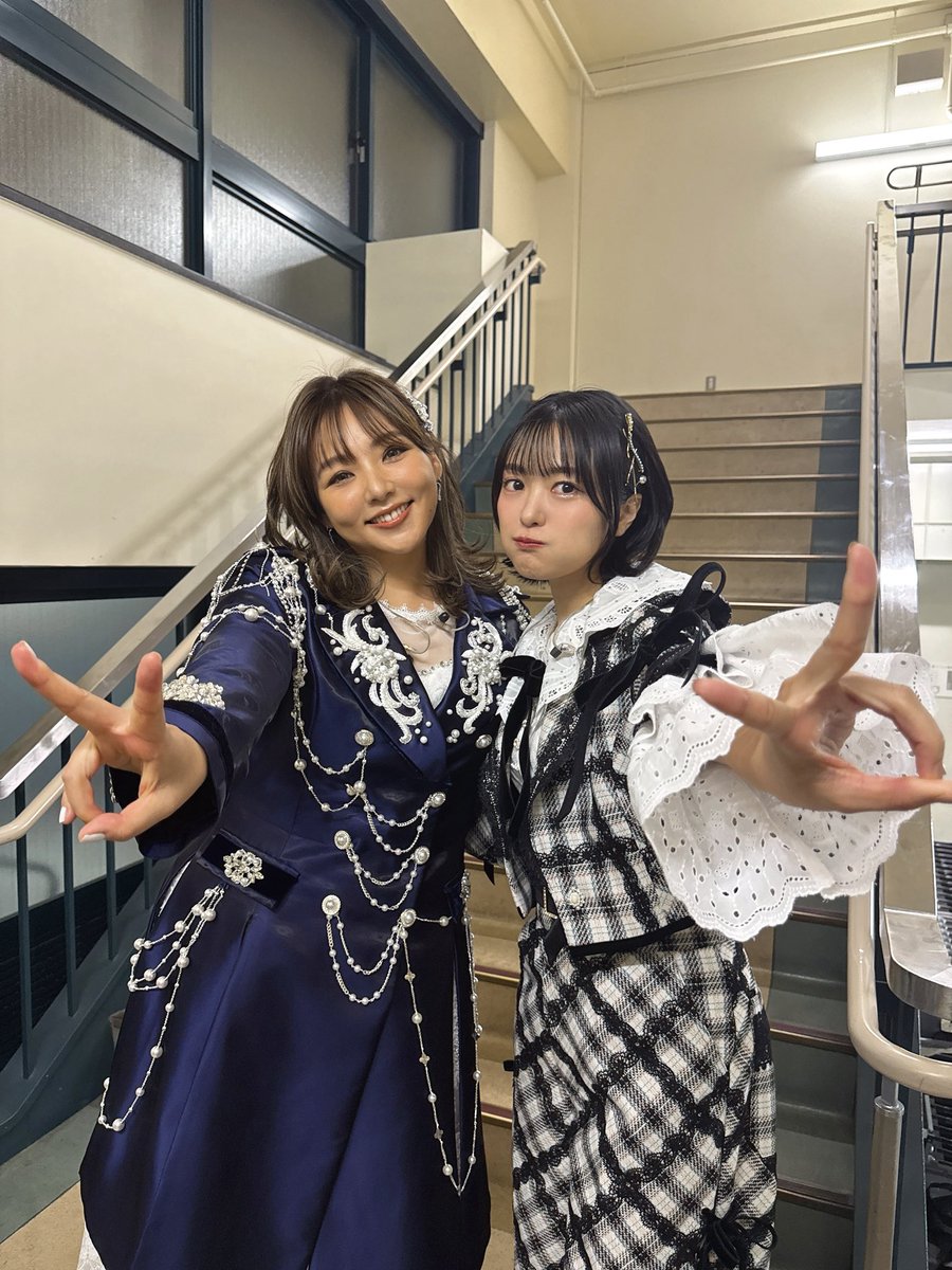 Rie_Kitahara3's tweet photo. 野呂さんとの写真いい写真でだーいすき！
 #AKB48は青春ですin武道館 #AKB48 #太田プロ https://t.co/t8Wx0B1jR8