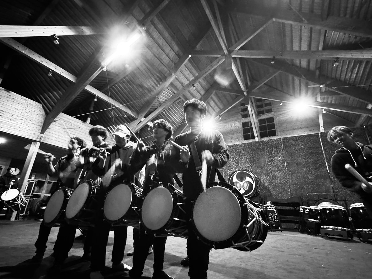 drum_tao's tweet photo. 今日のTAOは、
beyond THE BEST通し稽古と、
新春公演に向けてのくたみ太鼓さんとの共演の練習💪🔥
くたみ太鼓のちびっこの頑張りには感動🥹✨
どちらも見逃せない公演になりそうです🤭
#DRUMTAO #BeyondTHEBEST #九州 #ツアー #お正月 #公演 #大分 #竹田 https://t.co/b6GgI6esFH