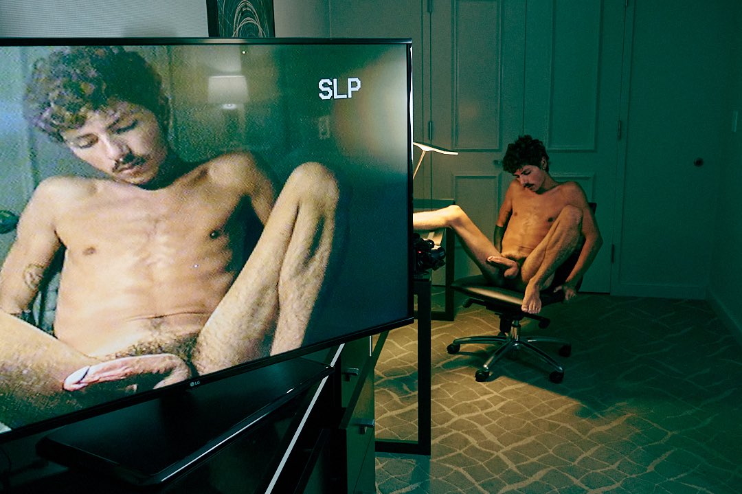 z0mbboi's tweet image. 📹📹