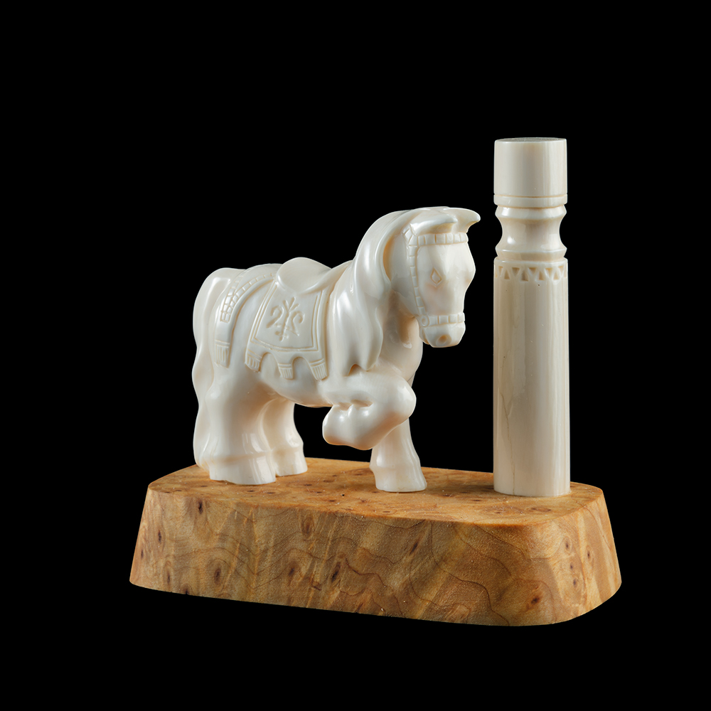 干支コレ 作品紹介】#北海道立北方民族博物館《マンモス牙製ウマ彫刻