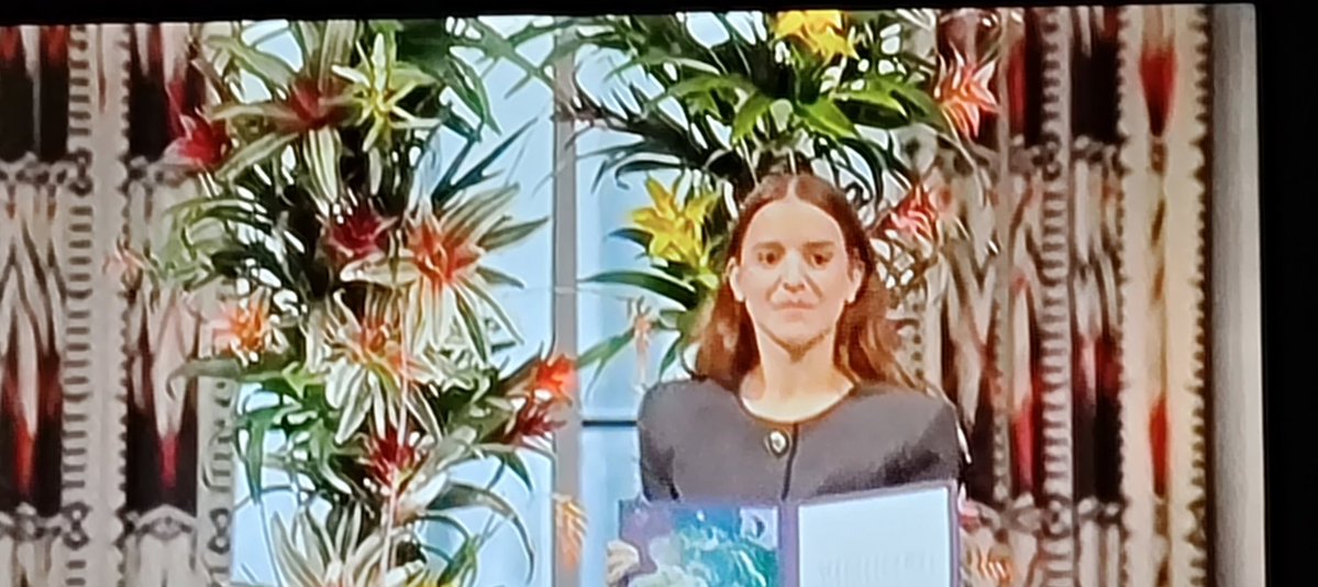 El discurso de <a href="/MariaCorinaYA/">María Corina Machado</a> Excelente! Que fuerza!! y su hija Ana, maravillosa <a href="/NobelPeaceOslo/">Nobel Peace Center</a> Dios les siga dando la fuerza para encontrar ese camino de nuevo a la libertad de Venezuela entera!!