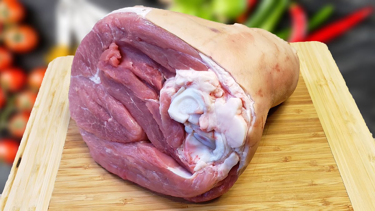 А ещё сегодня мы готовим потрясающую сочную буженину из свиных рулек. Предельно просто, бюджетно и невероятно вкусно! Рецепт ннада?