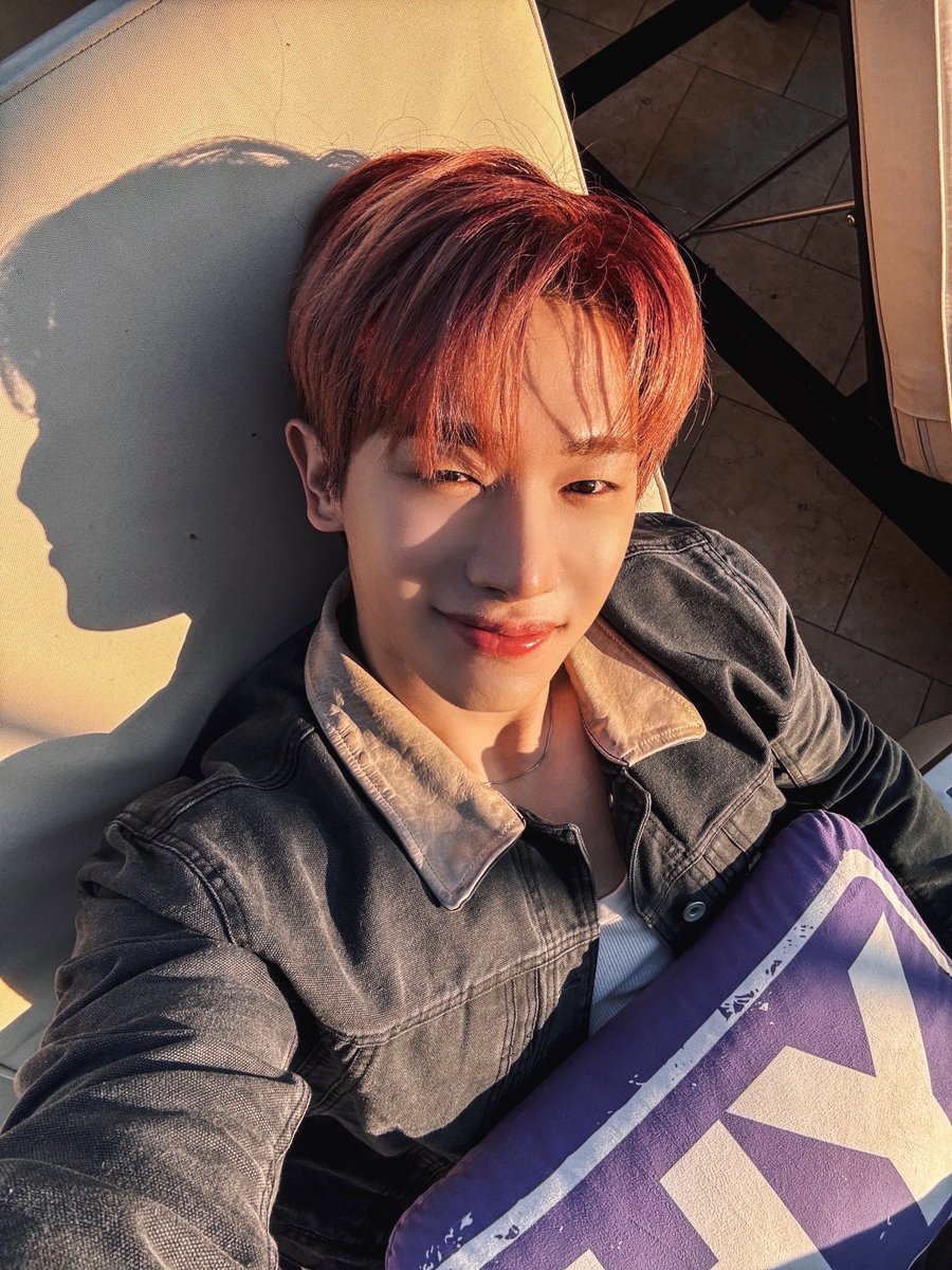 official__wonho's tweet image. [📸] #YOUNGHOLLYWOOD
위니, 인터뷰 재밌게 보셨나요?
정규 앨범 ‘신드롬’에 대해 즐겁게 이야기 
나눌 수 있는 시간이었어요💙

WENEE, did you enjoy watching the interview?
We had such a great time talking about the full album SYNDROME 💙

#원호 #WONHO 
#SYNDROME