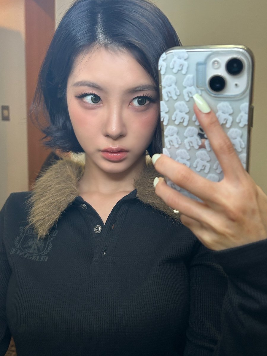 🫧 오늘 찍은셀카 정말 예쁘다란말밖에 안나온다 #김다연 #DAYEON