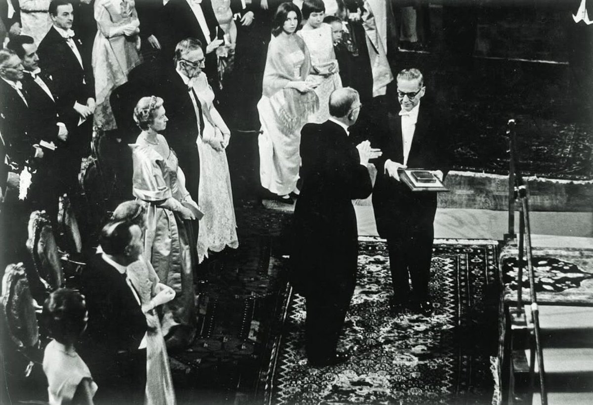 На данашњи дан 1961. године Иво Андрић је примио Нобелову награду за књижевност, највише светско признање писаној речи. Овим чином, не само што је овенчан његов књижевни геније, већ је и судбина једног народа, са свим својим противречностима, историјом и људском драмом, добила