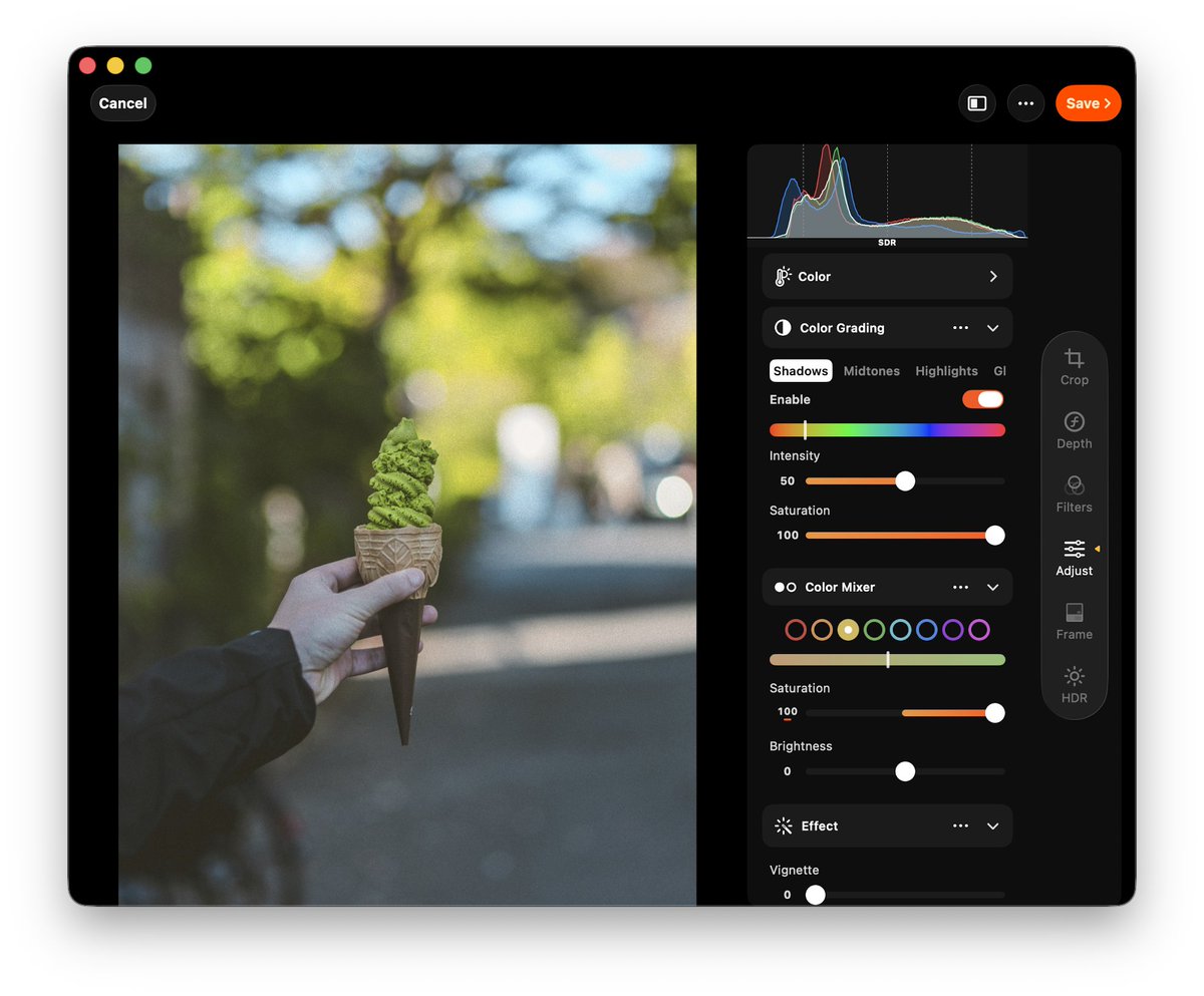 其实 #PhotonCam 1.0.0 里就已经开始支持很多效果调节了，最开始的想法是鼓励大家用自带的工具来创造自己风格的滤镜。

当然大部分用户还是会选择网上找 LUT，这个也能理解，所以后来也对 LUT 的管理做了进一步支持。

P.S. 又想吃抹茶冰淇淋了。