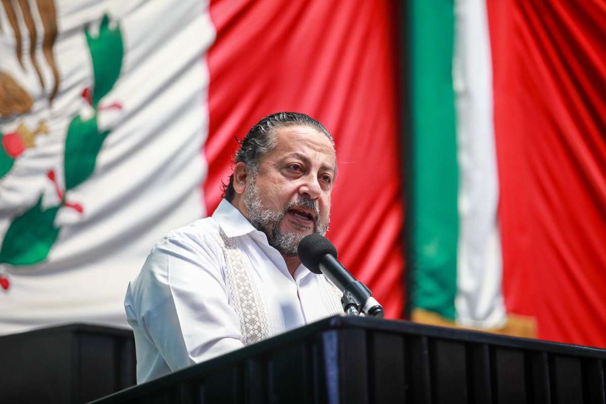 En el <a href="/CongresoQRoo/">Congreso del Estado de Quintana Roo</a> trabajamos con un mismo objetivo: llevar la justicia social a cada rincón de Quintana Roo. Cada iniciativa, cada reforma y cada debate tienen como centro al pueblo, porque la Cuarta Transformación avanza cuando legislamos para mejorar la vida de todas y todos.