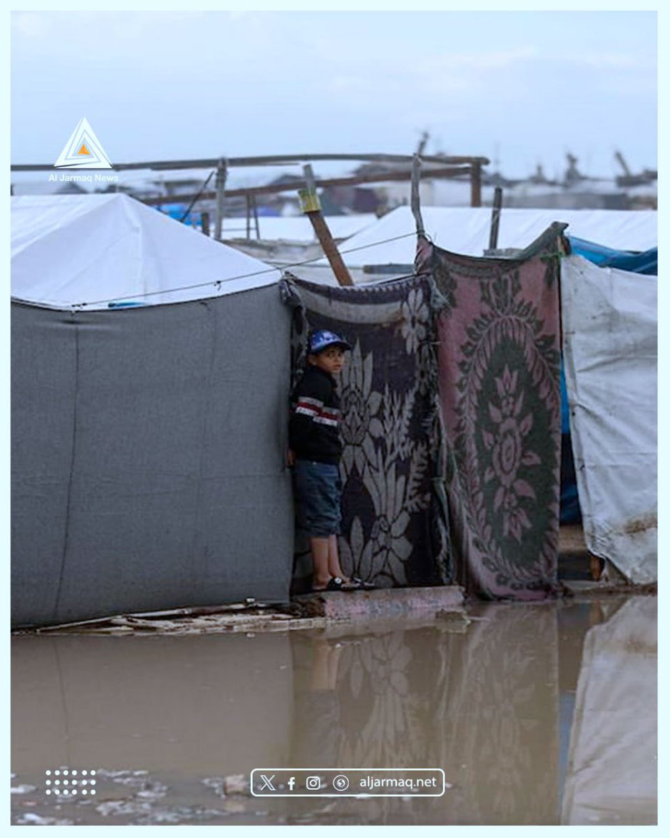Aljarmaqnetnews's tweet photo. In Pictures— Rainwater flooded the tents of displaced Palestinian families due to the unprecedented destruction engulfed the infrastructure of Al-Zaytoun neighborhood in #Gaza City. https://t.co/nWSmMVyuHI