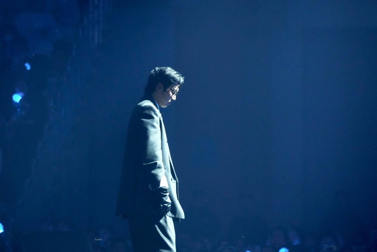 뭐 제대로 안보여도 계 잘생기심!!🫢