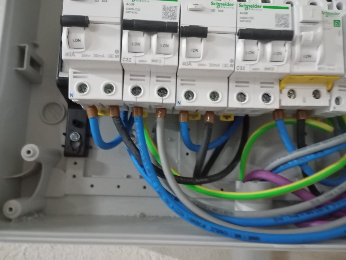 Electtroman (@electtroman_) on Twitter photo 