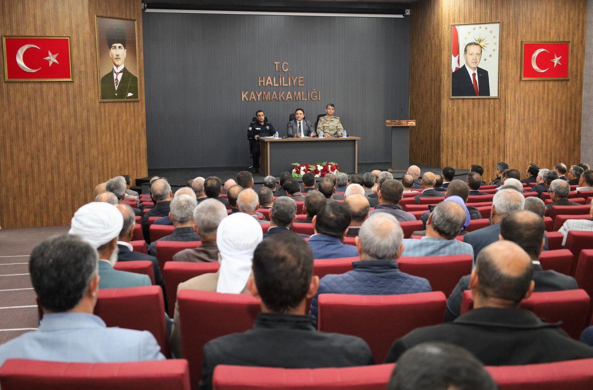 Kaymakamımız Muhtarlarla Bir Araya Gelerek Değerlendirme Toplantısı Gerçekleştirdi

Kaymakamımız Dr. Muhammed Serkan ŞAHİN başkanlığında, konferans salonumuzda mahalle muhtarlarının katılımıyla kapsamlı bir değerlendirme toplantısı düzenlendi.

Toplantıda ilçemizin genel durumu,