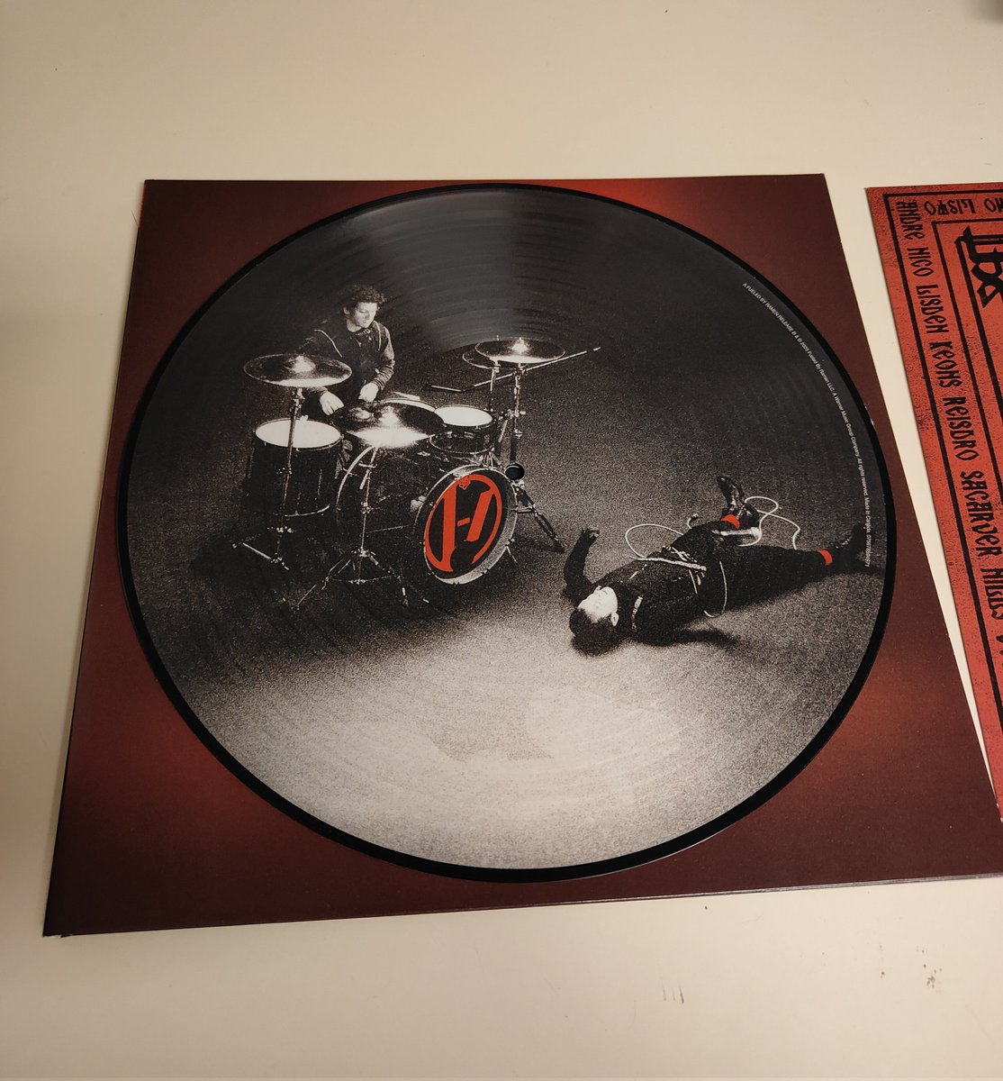 I FINALLY managed to get my hands on the relive picture disc 😋😋 #breach