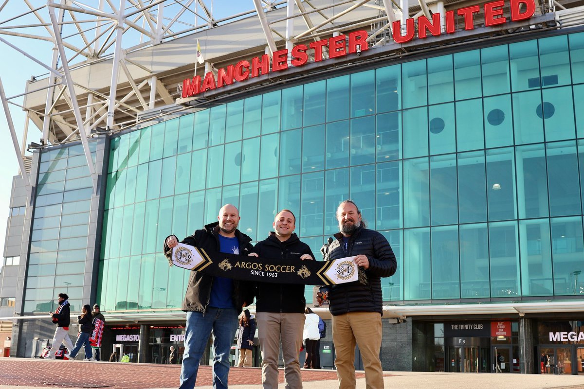 Just a few Dragon alums repping Argos Soccer outside Old Trafford to watch Manchester United!

Scott Shirk ‘89
Matt Shirk ‘01
Spencer Van Der Weele ‘16
