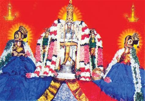 thedharmik2003's tweet photo. Divyadesam related to Shukra Bhagwan - Makara Nedunkuzhaikathar, ThenThiruPerai

PS: The graha dosha nivarana is supplementary but bhagawan is main focus here.

I am going to tell you about navagraha related vaishnava divyadesams (navatirupatis) near Thirunelveli in Tamilnadu. Each divyadesam will reduce bad effects of it's respective graha.

Sthala Puranam:

Sage Durvasa cursed Bhoomadevi, the consort of Mahavishnu, causing her to lose all her natural charm and beauty, and take on the form and golden complexion of Sridevi. To relieve herself of the curse, she performed severe penance to Lord Mahavishnu on the southern bank of the river Thamirabarani. One day, while immersed in devotion, she saw two beautiful fish-shaped earrings floating towards her in the river. Ever thinking only of Narayana, she prayed that the Lord himself should wear those earrings. Pleased with her devotion, Mahavishnu appeared before her, gladly accepted the makara kundalam (fish-shaped earrings), and removed the curse. From that moment, the Lord came to be known as Makara Nedun Kuzhaikathan – the one who wears large fish-shaped earrings. Since Bhoomadevi had assumed the form and colour of Sridevi at this place because of the curse, the village came to be called Sri Perai, which later became Thiru Perai.

In another incident associated with the same sacred spot, the Rain God Varuna once disrespected his guru Brihaspati and, as a consequence, lost his divine weapon, the Pasam (noose), along with his powers. He undertook intense penance on the banks of the Thamirabarani at Thiru Perai. Lord Vishnu appeared before him on the full moon day of the Tamil month of Panguni (Phalguna) and restored both his weapon and his powers. It is believed that even today, Varuna visits this temple every year on Panguni Pournami to offer worship to Makara Nedun Kuzhaikathan.