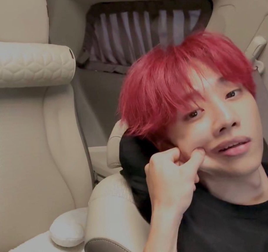 떤디: 저는아무나한테볼을내주지않아여