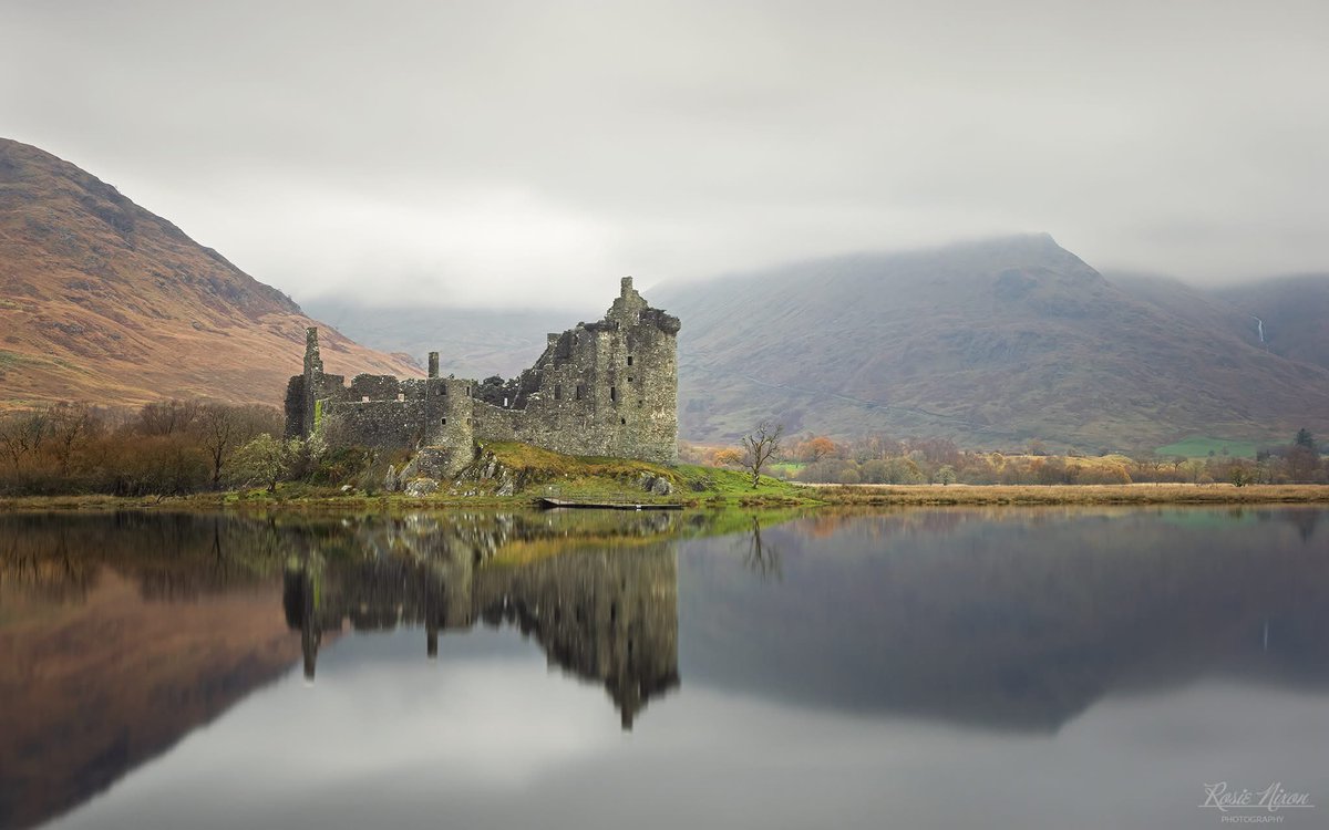 Kilchurn Castle back in early November when there wasn’t a breeze and the reflections become mirror-like. #landscapephotography #scotland #autumn