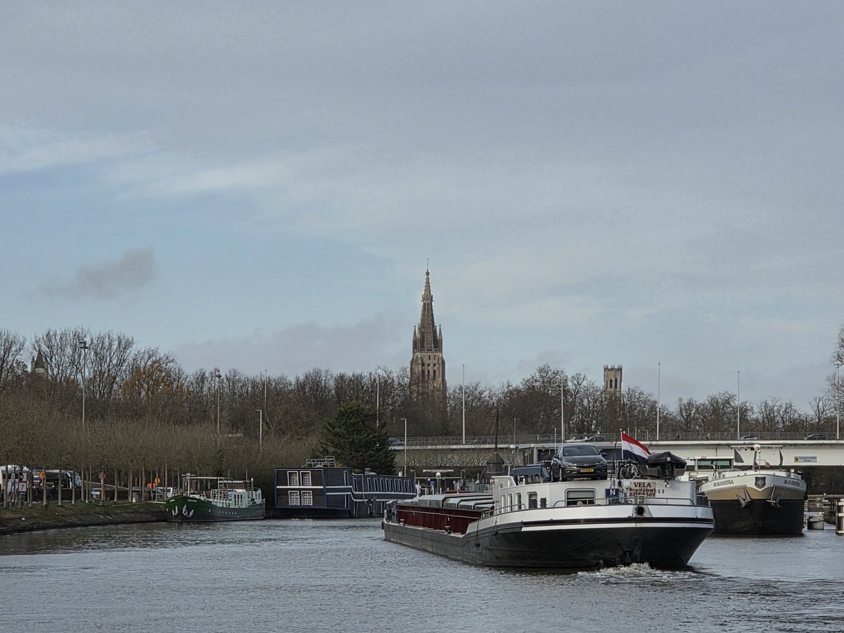 Brugge 14u27, 10/12/2025 #vrtweer <a href="/BuienradarBE/">BuienradarBE</a>