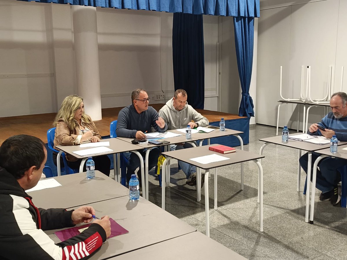 CartagenaPP's tweet photo. 🔹El pleno de la #JuntaMunicipal de #Alumbres aprueba por unanimidad la modificación del callejero y anuncia el Plan de Asfaltado.
#Seguimos trabajando por todos nuestros #Barrios y #Diputaciones.
📲: https://t.co/tsm8tWqGiI https://t.co/1KwnC0BEhM