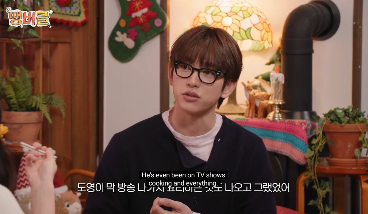 actressooyaaa's tweet photo. my advise for jisoo and jinyoung is to ruin the friendship better that than regret it for all time should've kissed you anyway https://t.co/85bSUVmKfg