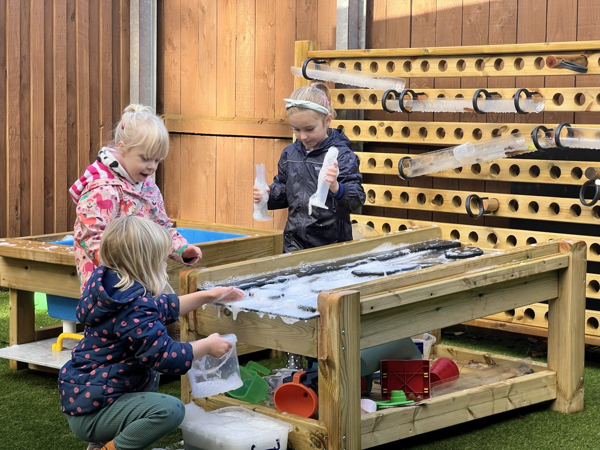 phoenixplay tweet media