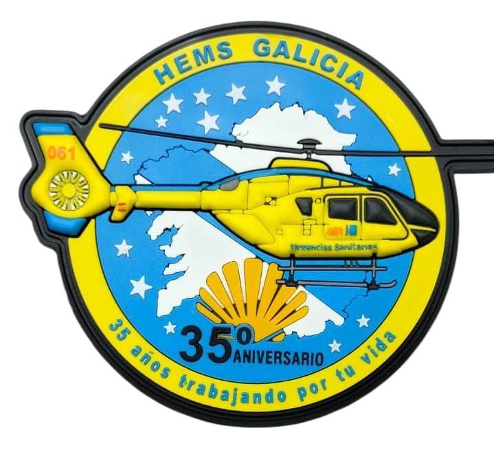 HelicoSantiago's tweet photo. Aquí seguimos capeando el mal tiempo 🤦🏻♀️#HEMS #Emergencia #Galicia #chove #35añoscontigo https://t.co/bbb0C7072Y