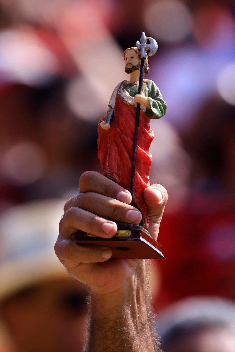 E AGORA O SEU POVO
PEDE O MUNDO DE NOVO!!!

NÓS.
POR NÓS.
PELOS NOSSOS.