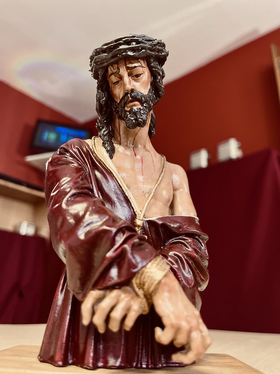 Se pone a la venta mediante encargo, el busto policromado de nuestro Señor en su Sentencia.

Todo hermano o fiel de Nuestro Señor, que desee adquirir una pieza, que se ponga en contacto mediante el número de teléfono 635358700.

Medidas: 16cm sin incluir la peana.