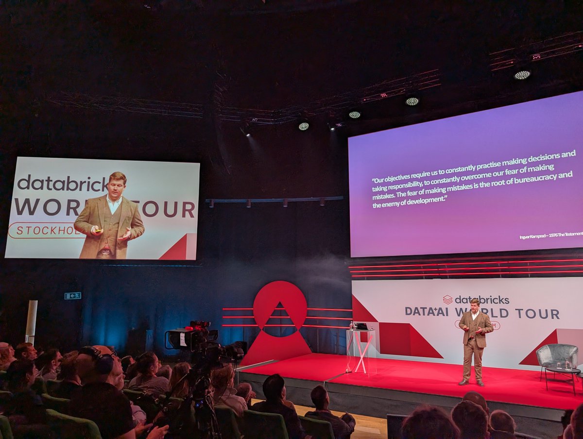 #DataAISummit tweet media