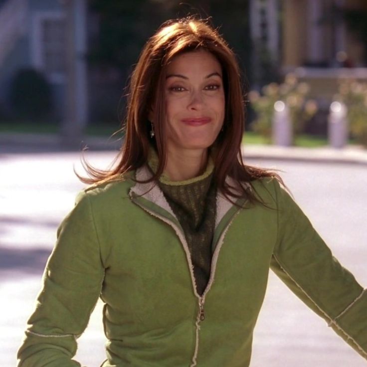 _httpsgigi's tweet image. cedo pra firmar opiniões pq ainda tô no começo da série mas pqp até agora essa mulher só se ferra
justiça por susan mayer