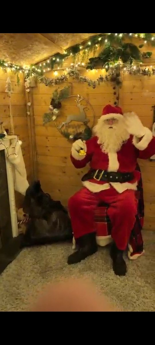 cc_civildefence's tweet image. A wonderful evening  at our HQ for #Volunteers and their #Families to meet #SantaClaus and his elves in the Santa Grotto. 
#Christmas2025 

Thank you to the families whose loved ones share their valuable time with CD.