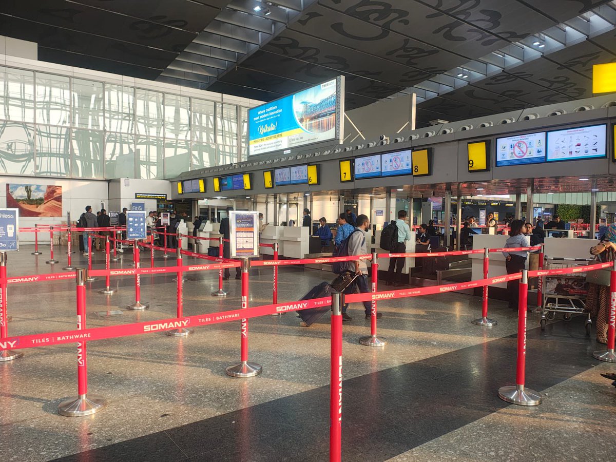Real-time coordination between AAI, Airlines &amp; CISF is ensuring smooth travel at #KolkataAirport. Passenger comfort remains our highest priority.
<a href="/AAI_Official/">Airports Authority of India</a> <a href="/MoCA_GoI/">MoCA_GoI</a>