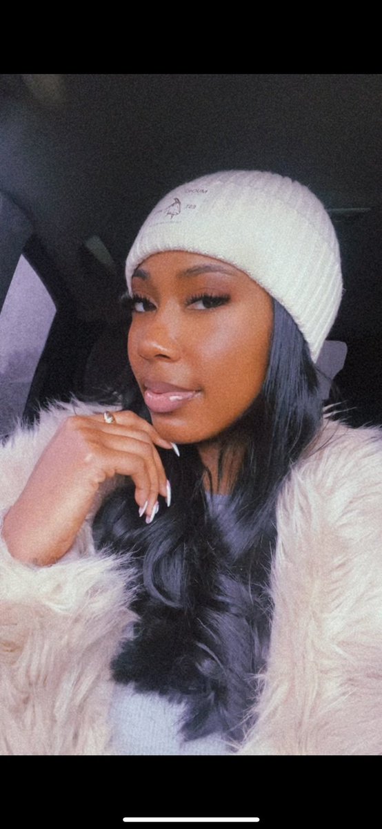 only1ari___'s tweet image. evolving so much, imma have to reintroduce myself ✨