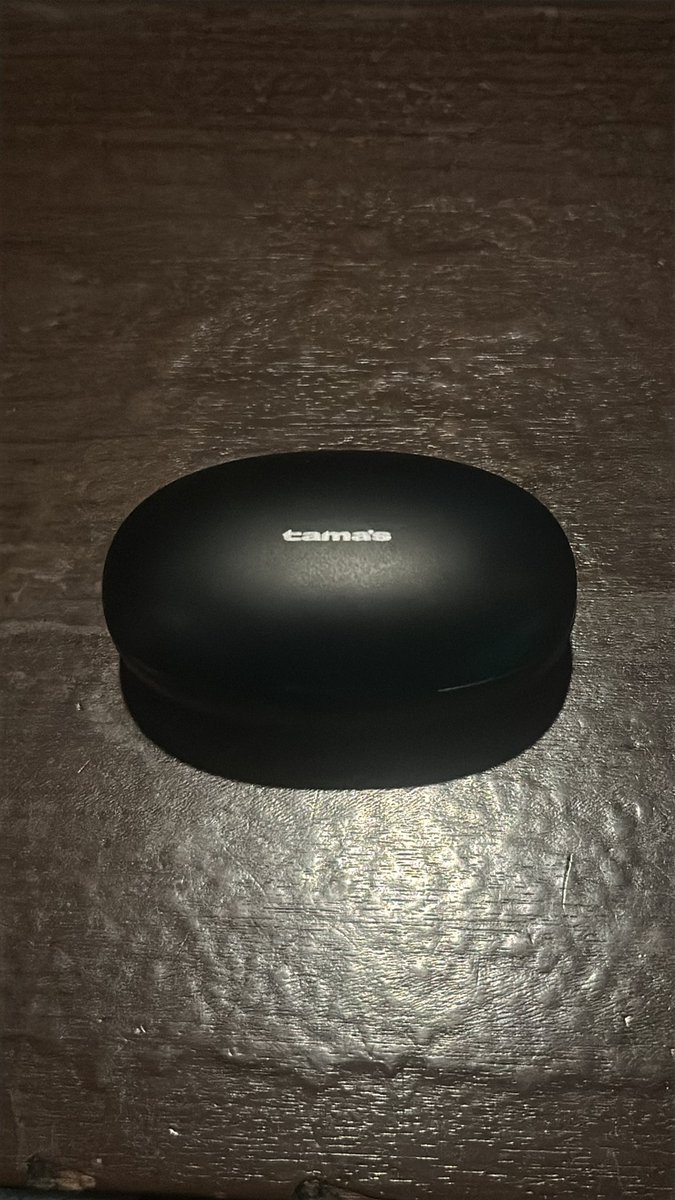 落し物】 ワイヤレスイヤホンの落し物がありました。 お店で保管して