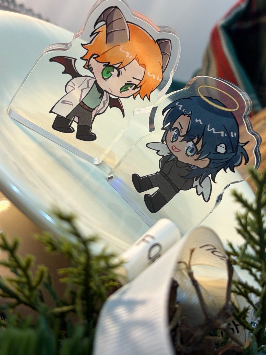 謝美甲師的美美周邊返照🫶
遊戲彩票會拿來當通販的贈品，一個訂單塞一份塞到送完為止