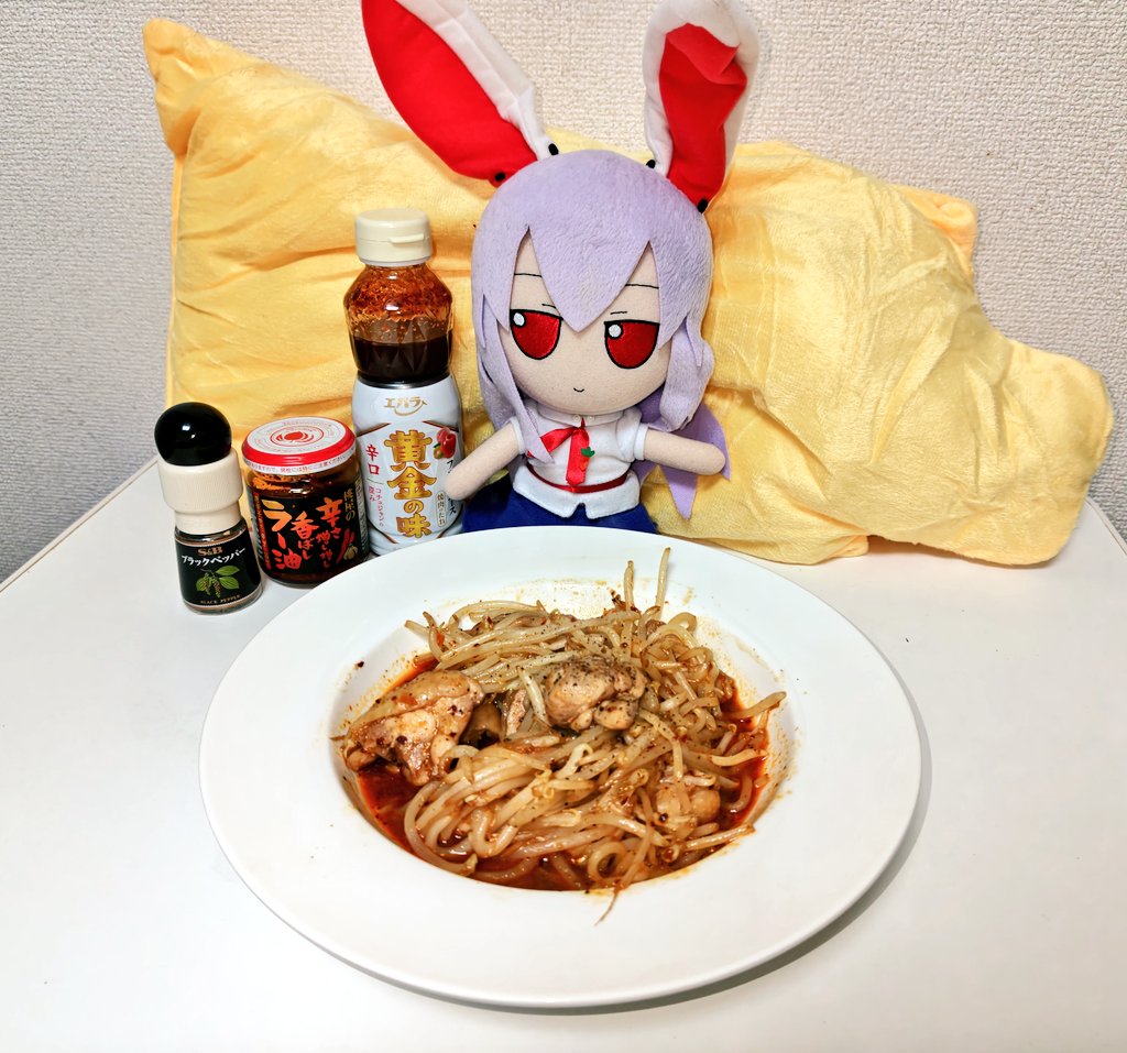 tttcta2's tweet image. #ふもめし
もやしと鶏肉の炒め物
辛そうで辛いラー油使ったから辛い🌶️
