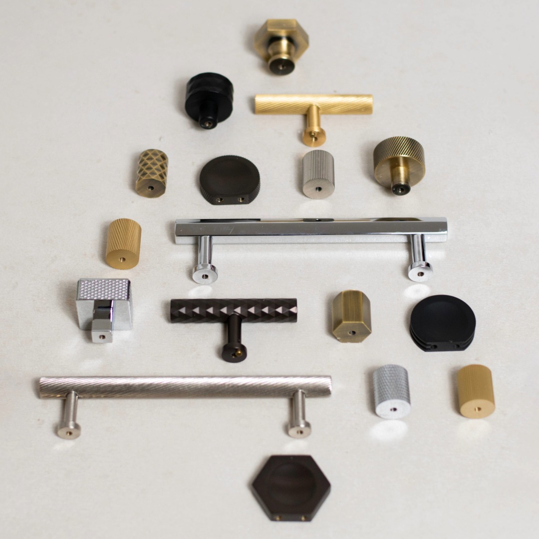 We couldn’t resist turning our favorite knobs and pulls into a festive display. ✨🎄Perfect for elevating interiors during this season.

Explore here: atlantichandles.com/cabinet-hardwa…

#AtlanticUK #Ironmongery #CabinetHardware #DoorDesign #InteriorDesign #Architecture