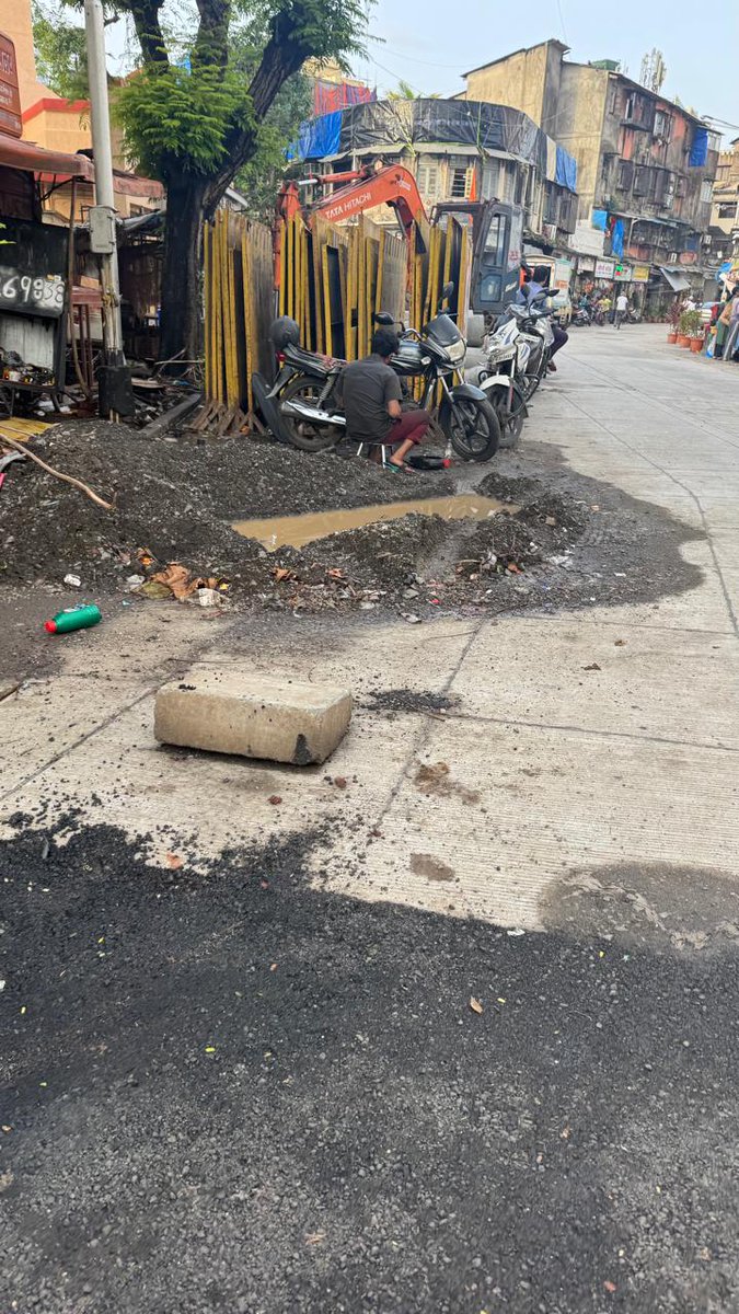 Better4Gamdevi's tweet photo. Without licence they are running bike mechanic Beside Gamdevi Temple opp Sterling Tower and They saying we are giving Hafta to ❓️ pls take strict action against this shop owner
 @mybmcWardD 
@mybmc 
@MPLodha Ji We want encroachment &amp; illegal hawkers in Gamdevi Road &amp; Footpath https://t.co/qM2GnDooHS