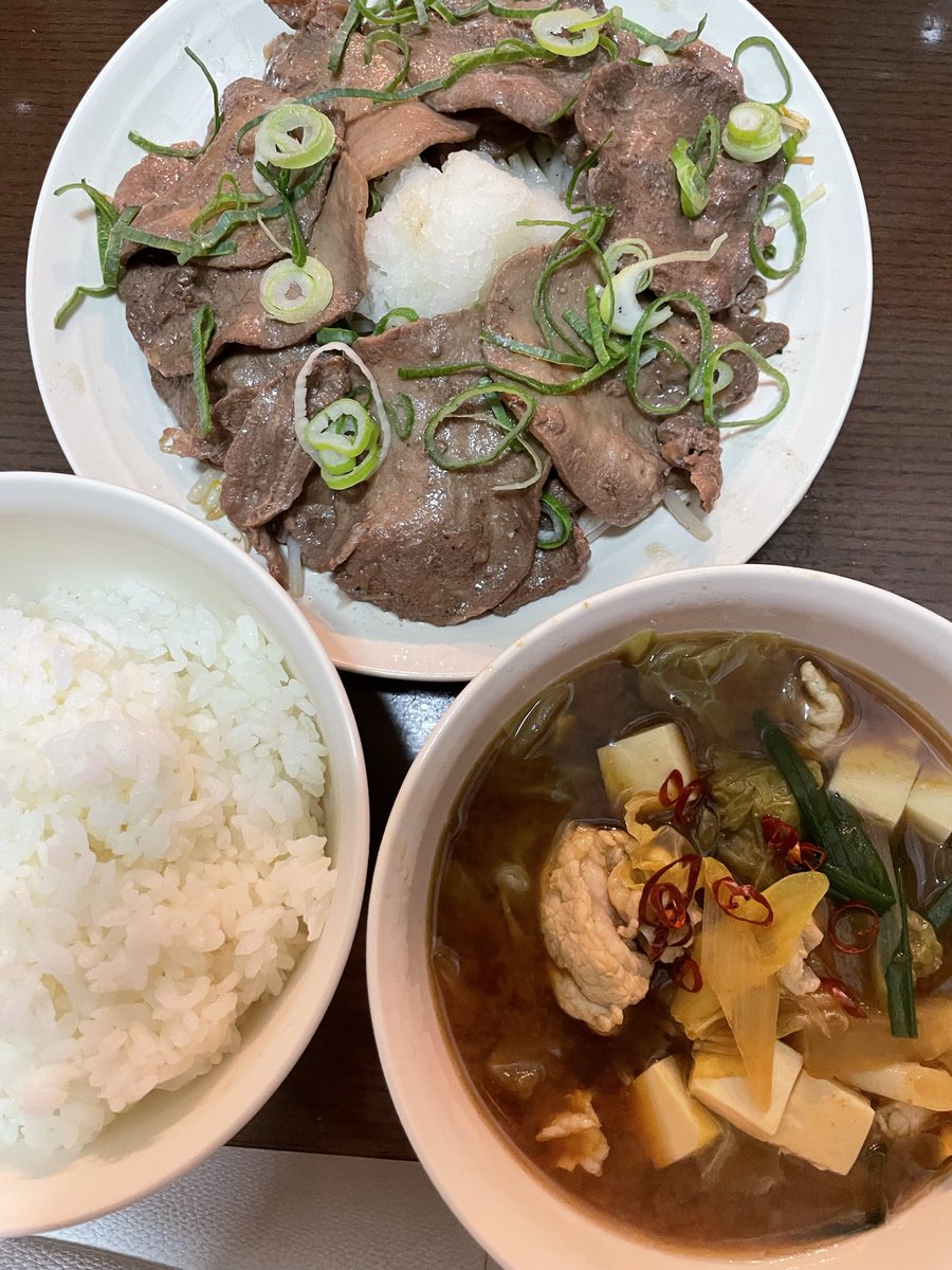 今夜の晩御飯

・ネギおろし牛タン

・豚汁

・米