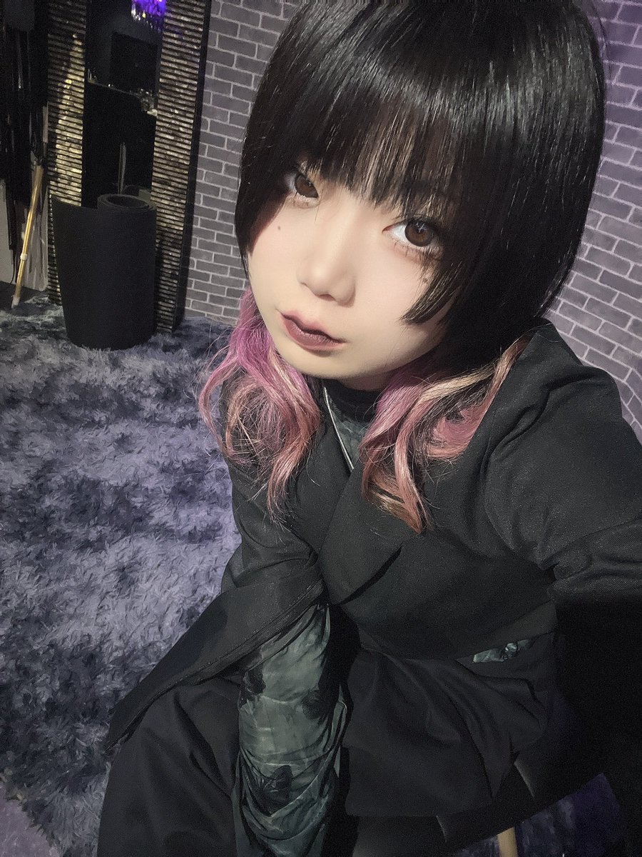 sinasinachinko's tweet photo. タンザナイトオープン🐥
リアバだよーー！！今日は終電まで
なんか...なんかしたい！！胴上げとか
@Bar_TanzaKnight https://t.co/Tufk8duZCz