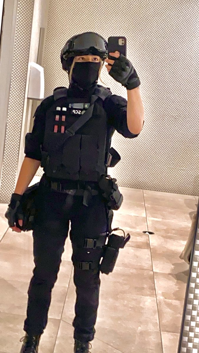 PinkyDeer tweet media