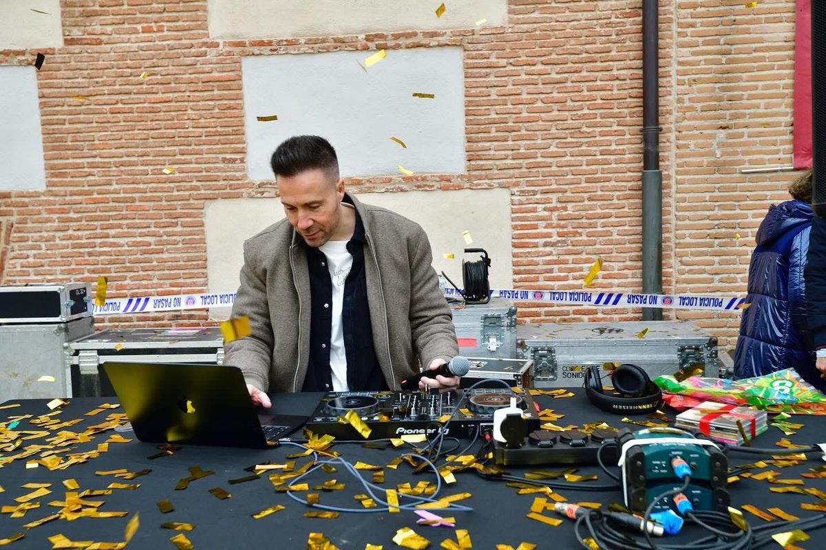 🔴⚪️ Antonio Hueso repite como DJ estrella en las Preúvas de San Sebastián de los Reyes

➡️ El locutor de Cadena 100 volverá a animar la fiesta de fin de año en la Plaza de la Constitución, un evento que espera congregar a centenares de personas

🔗diariodesanse.com/2025/12/10/ant…