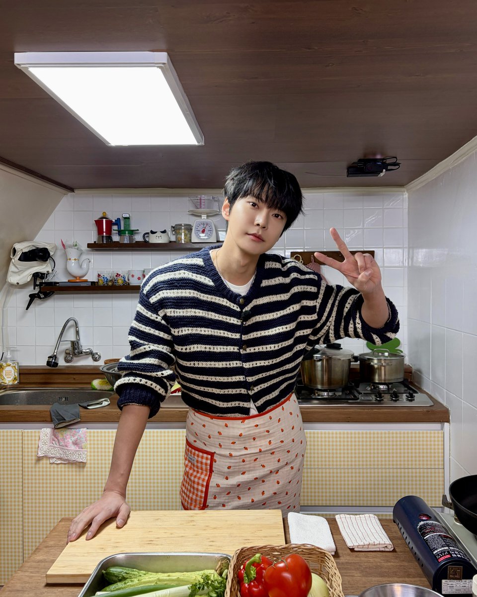 🎄🐰

#DOYOUNG #도영
#늦은말 #DOYOUNG_늦은말 
#DOYOUNG_늦은말_Promise 
#NCT #NCT127
#땡스버디클럽 #ThanksBuddyClub