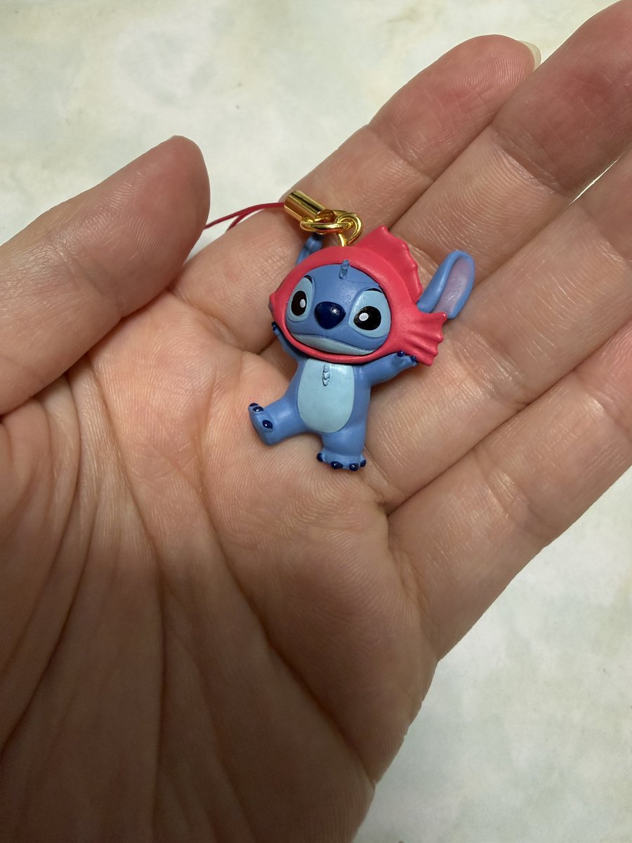 ディズニーストアでスティッチ&スクランプのシークレットストラップを